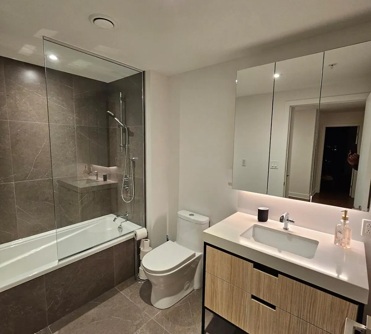 Dream Apartment Longueuil 0*,